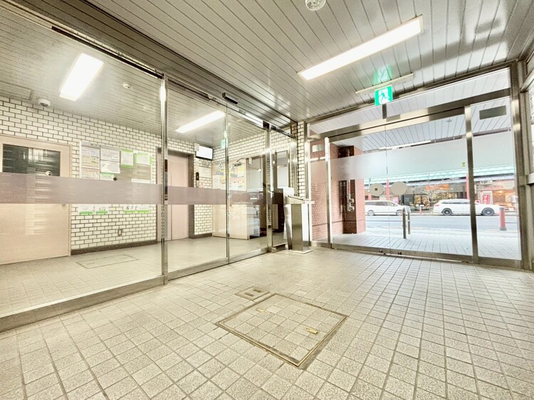 その他 館内は静寂な中が保たれており、管理が行き届いている印象を受けました。