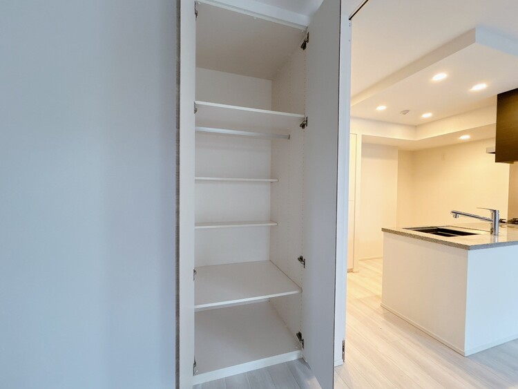 その他 家電やスーツケース、ストック品など何でも片付く嬉しい空間です。