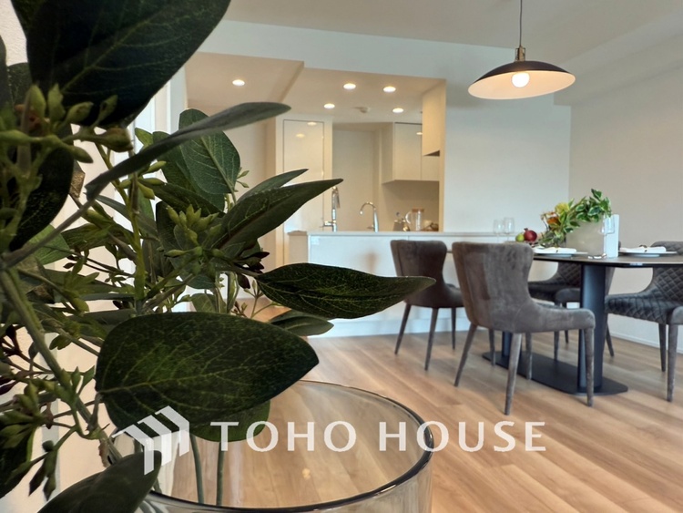 内装 【LIVING】◆住む喜び、楽しさ、感動◆を君と共有したい。いつまでもずっと家族を見渡せるこの広い空間で。