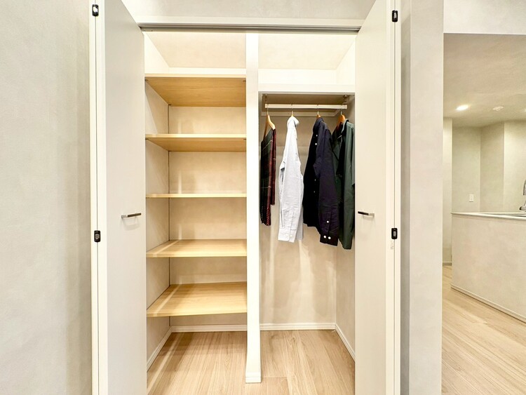 その他 収納スペースが付いていて、お部屋を広く使っていただけます。