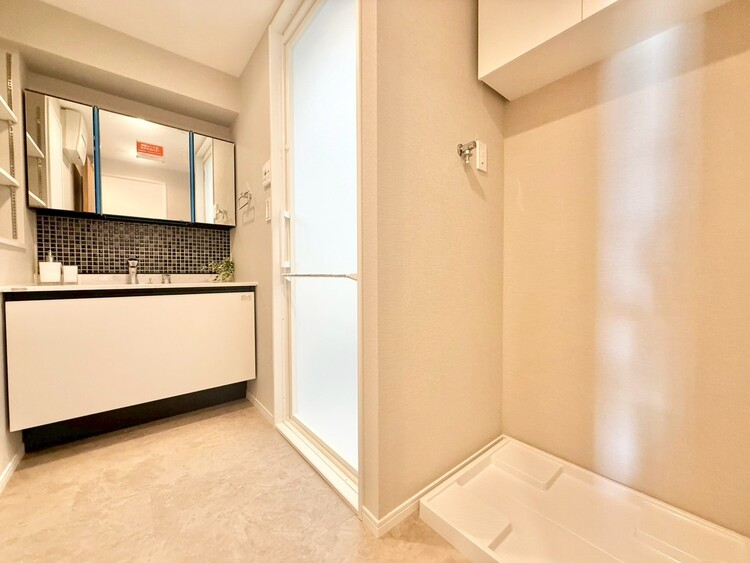 その他 十分な広さの脱衣所。