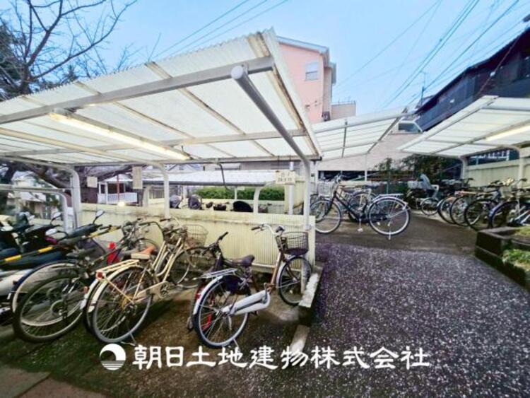 その他 【駐輪場】敷地内駐車スペース。