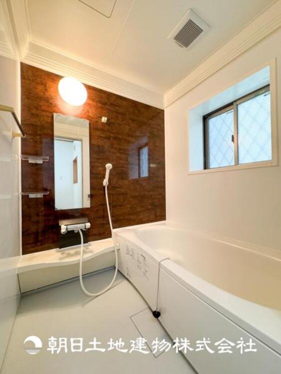 風呂 1日の疲れを癒すバスタイム。心地よいリラックスを叶える独立した美しい空間です。