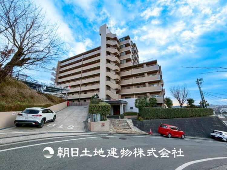 外観 【外観写真】無駄のないデザインと落ち着いたカラーリングが特徴のシンプルモダンな住宅。機能性と美しさを兼ね備えた外観です。