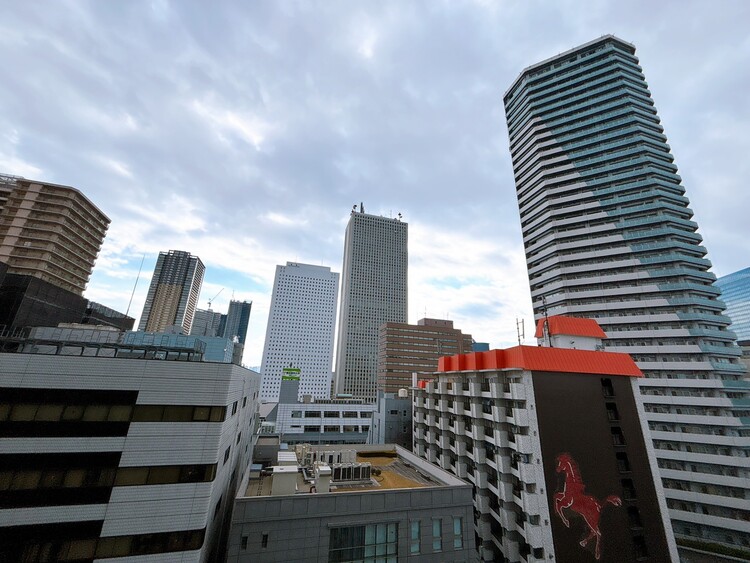 バルコニー 窓を開けると広がる青空。心をリフレッシュして日々を過ごしていきましょう。