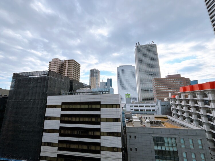 バルコニー 頬をなでる、優しい風を感じることが出来ます。