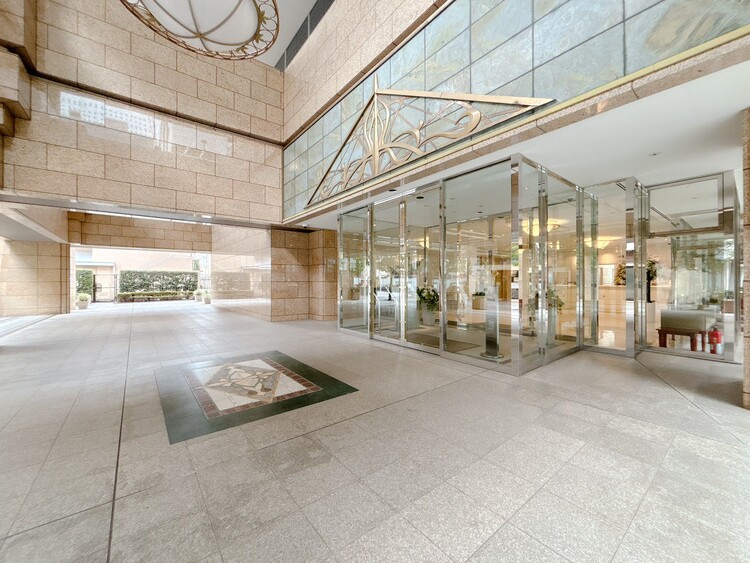 エントランス 外と内をつなぐエントランスは、まさに顔となる場所。