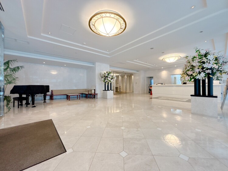 エントランス エントランス内部は、管理が行き届き清潔な共有スペースとなっています。