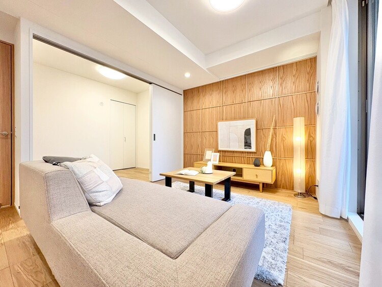 居間 居心地の良い空気感は、暮らしのステージを彩り、心からのやすらぎと満足感を与えてくれます。