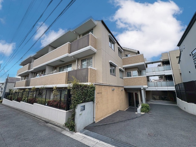 外観 資料には掲載していない情報が、現地にはたくさんあります。是非一度、現地をご確認ください。