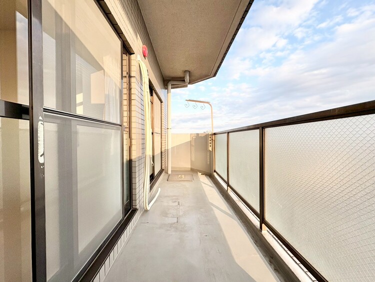 バルコニー 暮らしの中で、光と風を演出してくれるバルコニー。