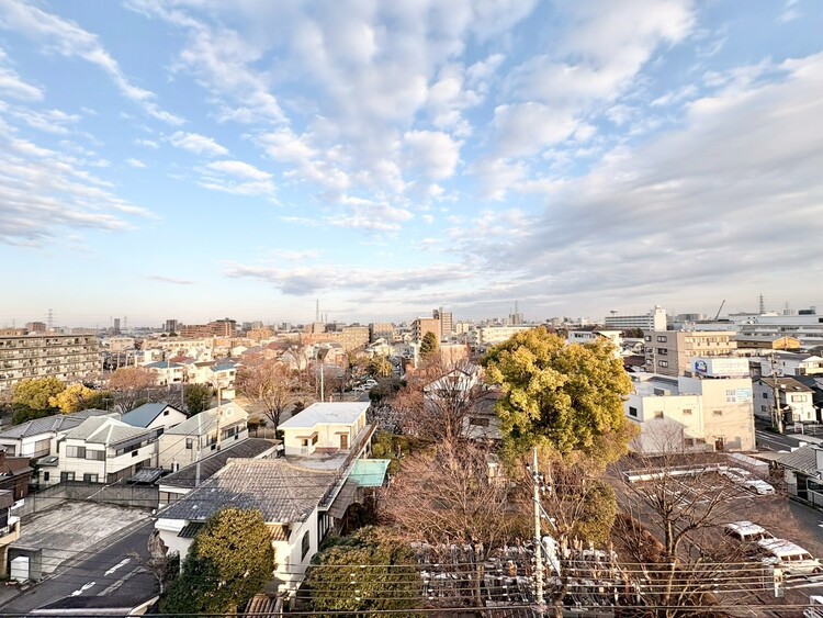 バルコニー 頬をなでる、優しい風を感じることが出来ます。