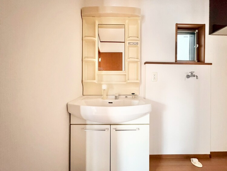 洗面 何かと物が増える場所だからこそ、スッキリと見映えの良い空間に。