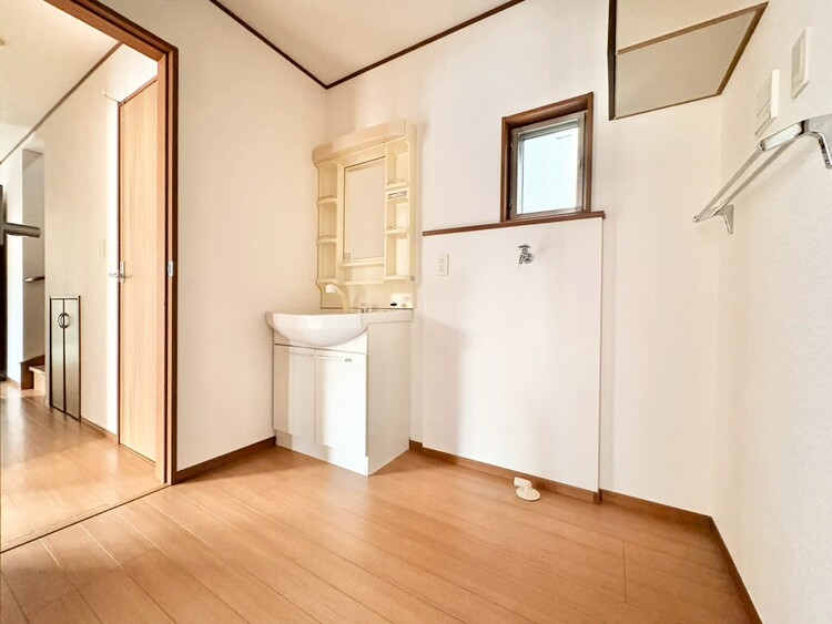 洗面 清潔感と心地よさを重視した、上質感漂うパウダールーム。