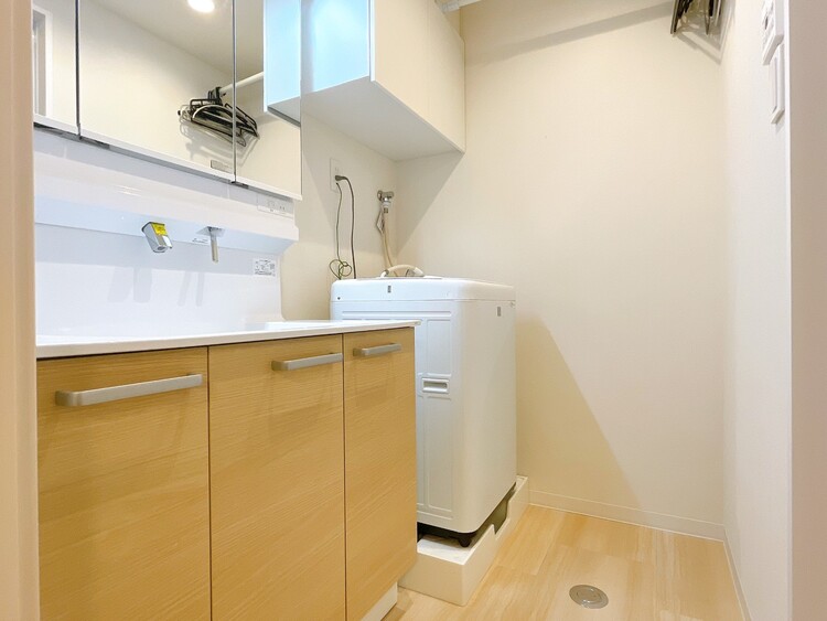 洗面 清潔感と心地よさを重視した、上質感漂うパウダールーム。