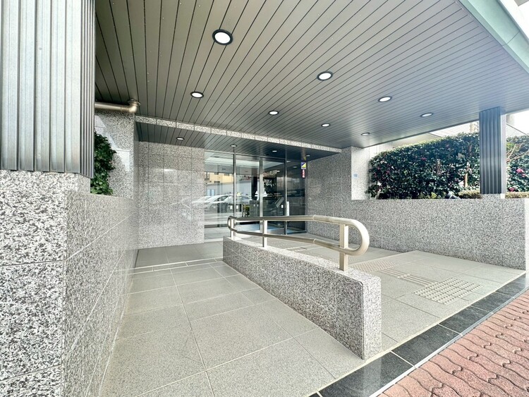 エントランス エントランスは、毎日の行き帰りで使う大事な空間です。