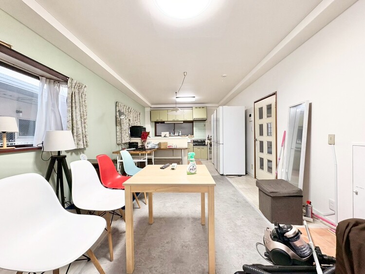 居間 飾り過ぎないシンプルな内装と偏り過ぎないデザインで統一しました。