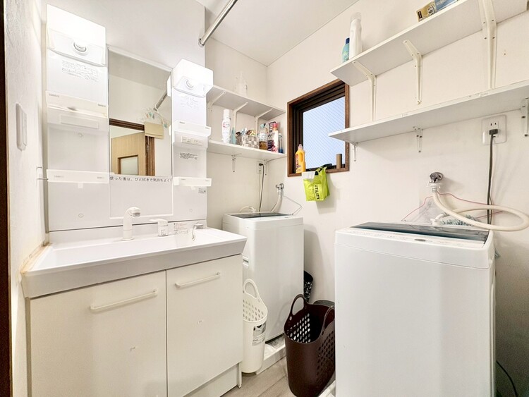 洗面 清潔感と心地よさを重視した、上質感漂うパウダールーム。