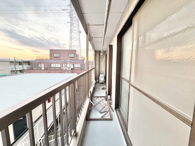 バルコニー 暮らしの中で、光と風を演出してくれるバルコニー。