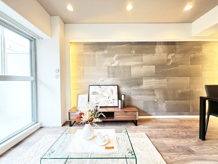 居間 居心地の良い空気感は、暮らしのステージを彩り、心からのやすらぎと満足感を与えてくれます。