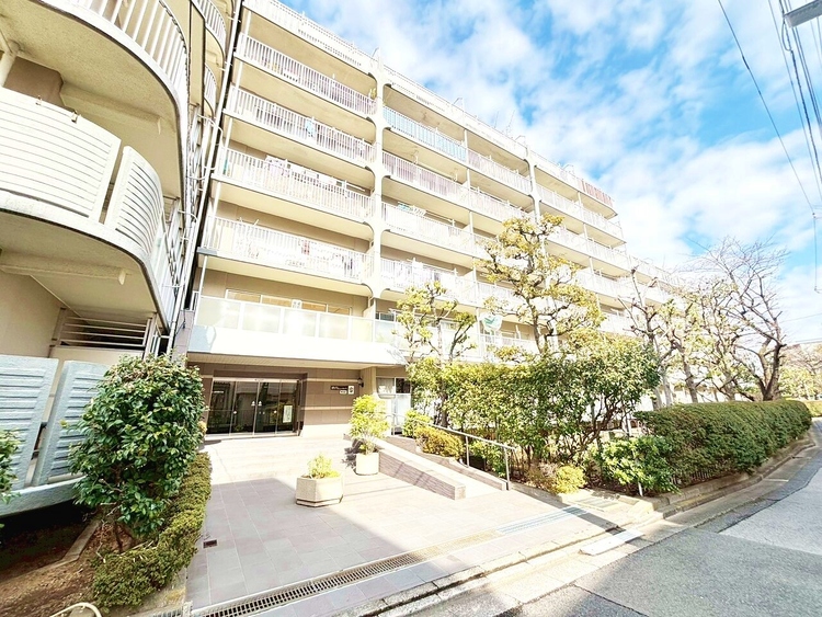 外観 資料には掲載していない情報が、現地にはたくさんあります。是非一度、現地をご確認ください。