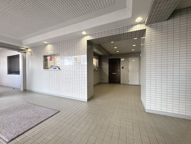 エントランス エントランス内部は、管理が行き届き清潔な共有スペースとなっています。