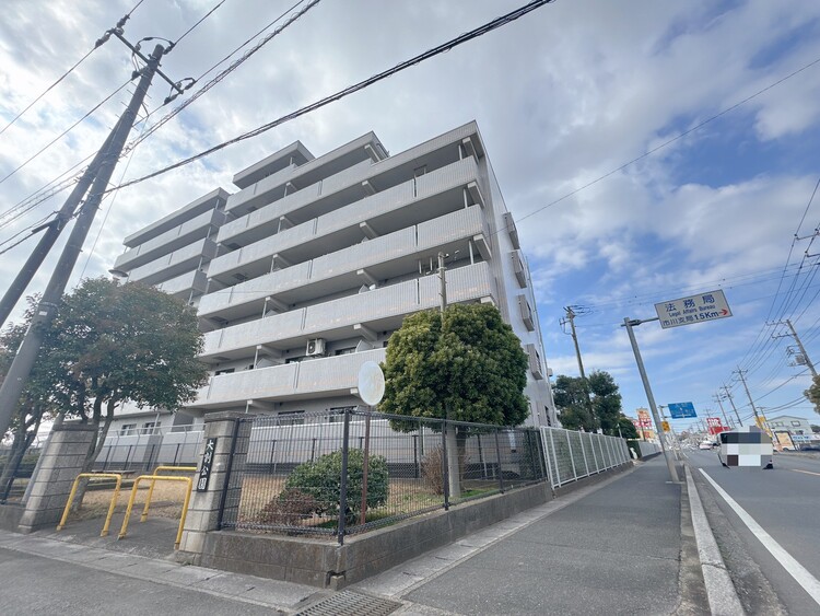 外観 ライフプランニングからローンまで、一貫してご説明させていただきます。お気軽にお問い合わせくださいませ。