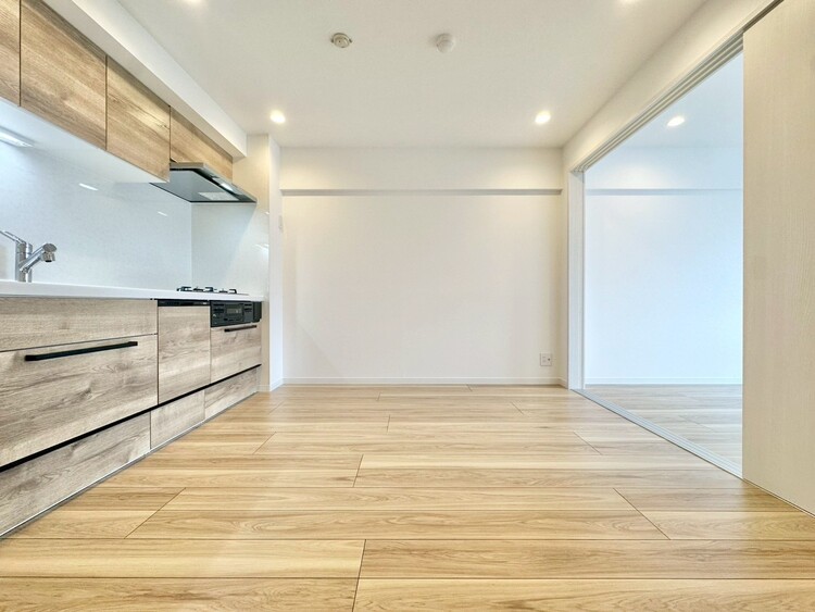 居間 飾り過ぎないシンプルな内装と偏り過ぎないデザインで統一しました。