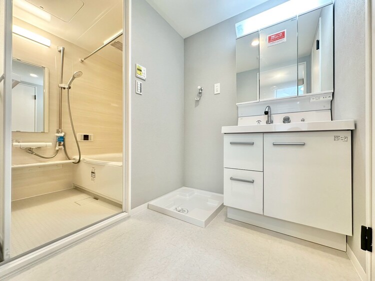 洗面 清潔感と心地よさを重視した、上質感漂うパウダールーム。