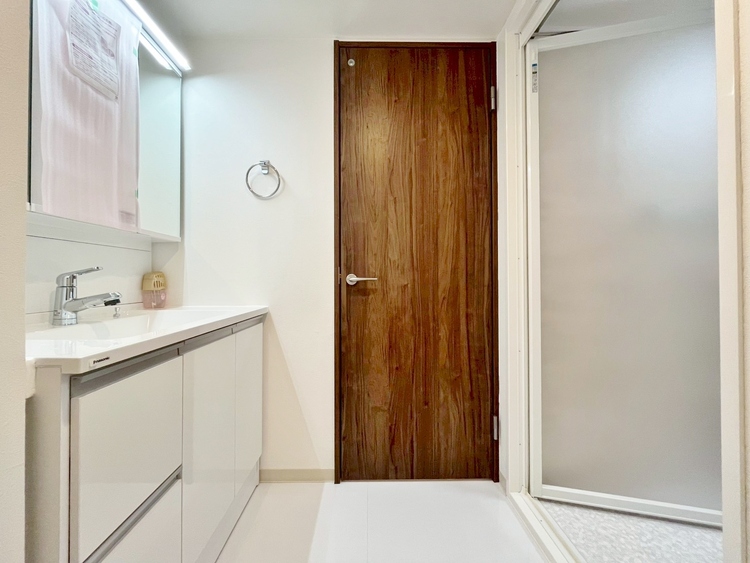 洗面 清潔感と心地よさを重視した、上質感漂うパウダールーム。