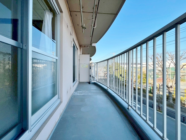 バルコニー 暮らしの中で、光と風を演出してくれるバルコニー。