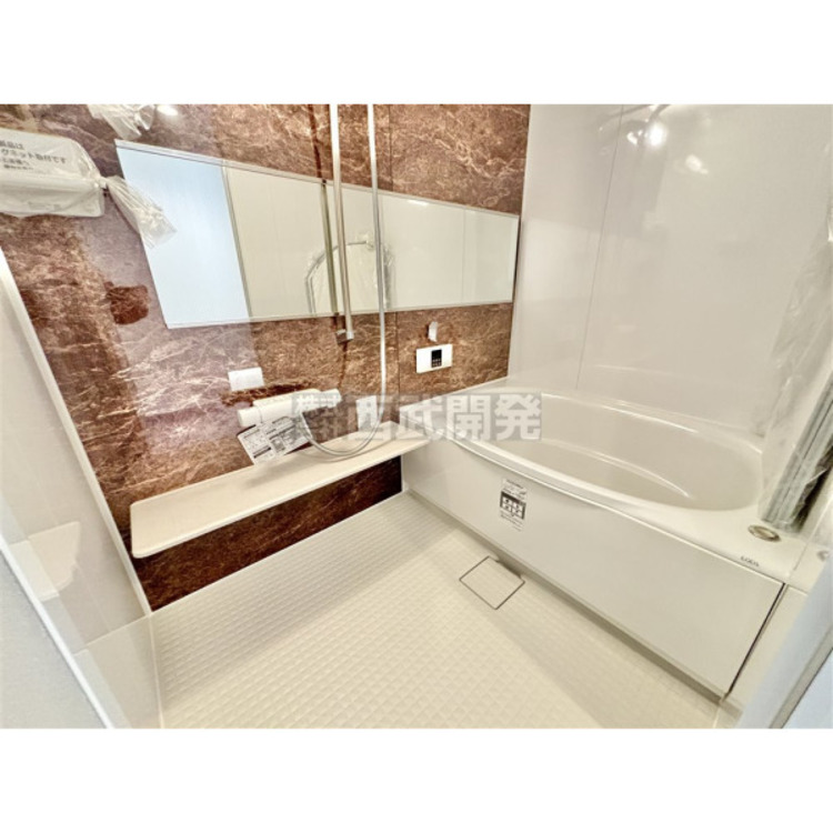 風呂 換気乾燥機付きの浴室は、雨の日でも洗濯ができるのでとても便利です。梅雨の時期でもこれで安心ですね。