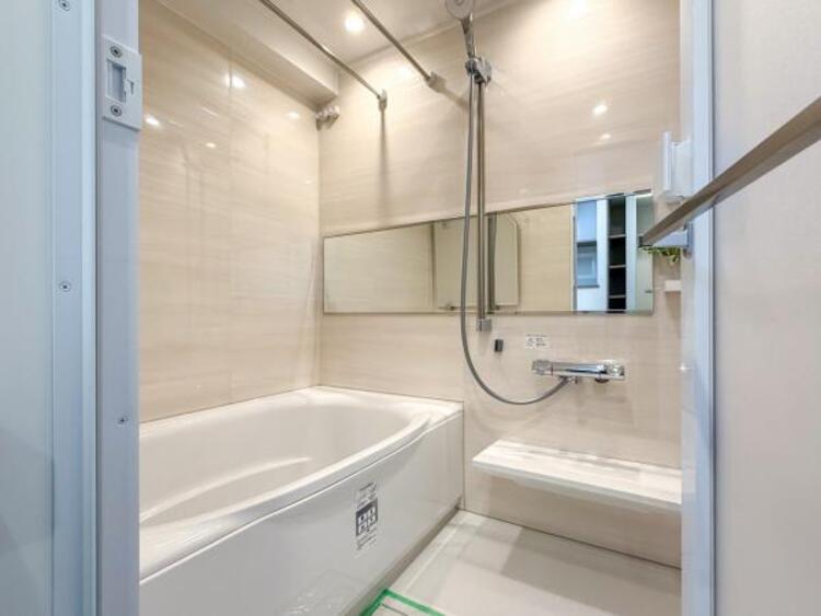 風呂 高級感を演出する内装。くつろぎのスペースにも、癒しのスペースにもなる心休まる空間です。