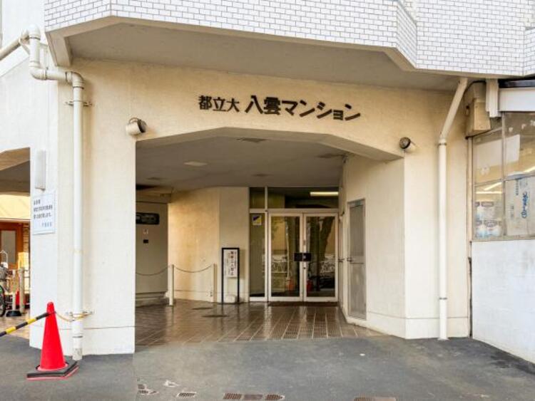 エントランス 清潔感のある明るいエントランスが、毎日の帰宅を心地よく迎えてくれます。