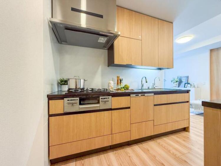 キッチン 広々としたキッチンスペース。食洗機、ディスポーザー付のキッチンは料理が捗ります。