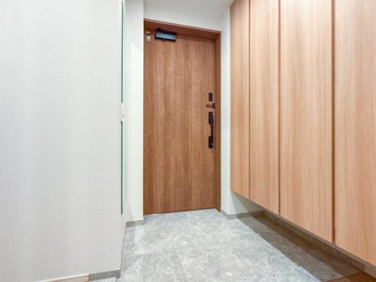 その他 広々とした玄関で大切なお客様をお出迎え。明るく気持ちの良い玄関は気持ちが盛り上がります。