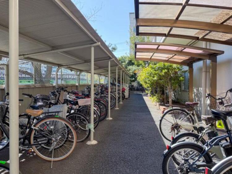 その他 敷地内に設けられた駐輪スペース。