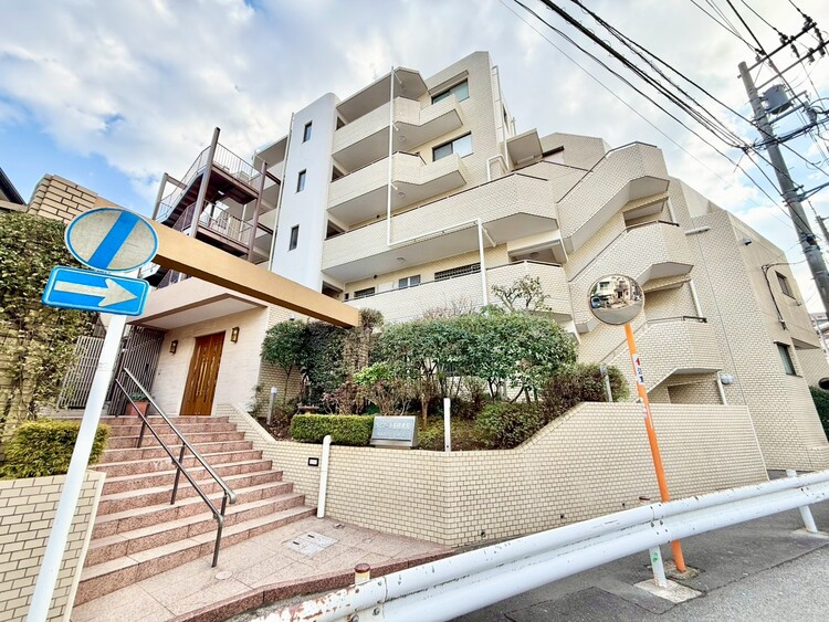 その他 飽きのこないシンプルモダンな外観です。