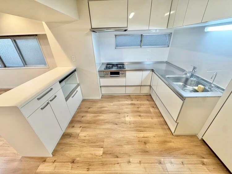 その他 開放感のあるキッチンスペース。調理をしながら、会話も弾みそうですね。