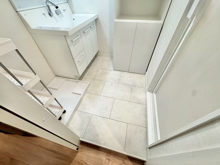 その他 十分な広さの脱衣所。