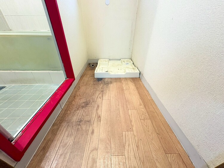 その他 十分な広さの脱衣所。