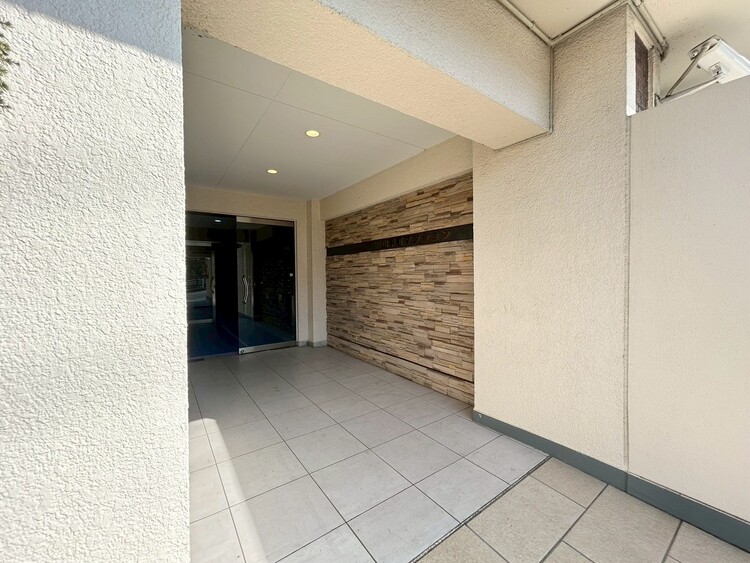 その他 上質感漂う玄関アプローチです。