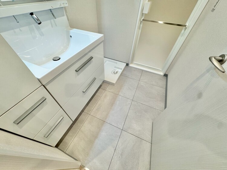 その他 十分な広さの脱衣所。