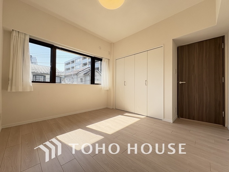 内装 1日の疲れを癒し、心地よく寛げるようゆったりとした広さをしています