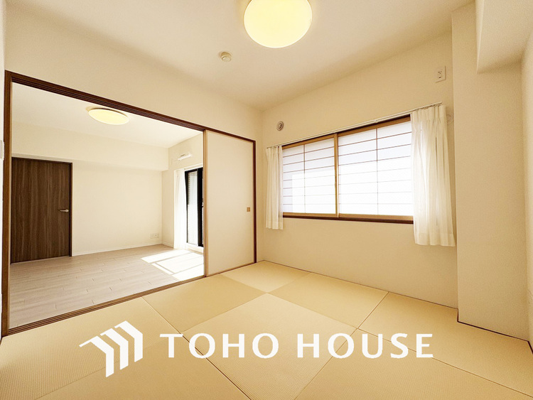 内装 シンプルですっきりとした室内は飽きのこない居心地の良い雰囲気です