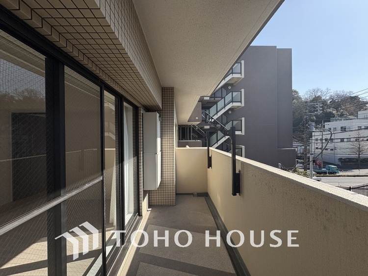 バルコニー 陽当たり良好なバルコニー