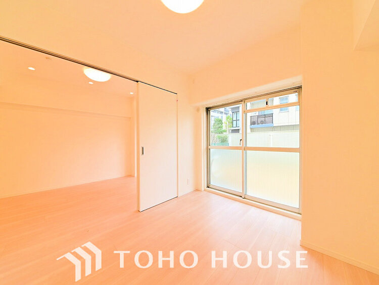 内装 1日の疲れを癒し、心地よく寛げるようゆったりとした広さをしています