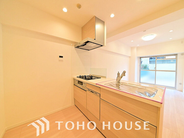 キッチン 落ち着きのあるカラーで統一された清潔感と気品が溢れるキッチン