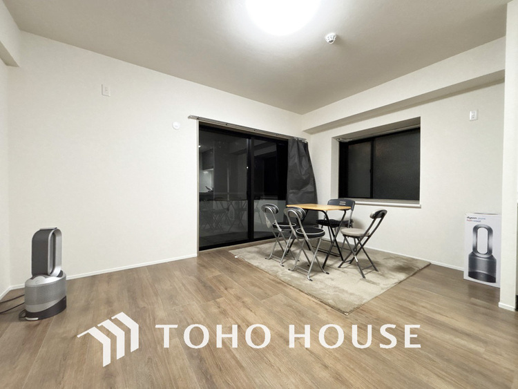 内装 広がりのある住空間、家族が集まるリビング・ダイニング