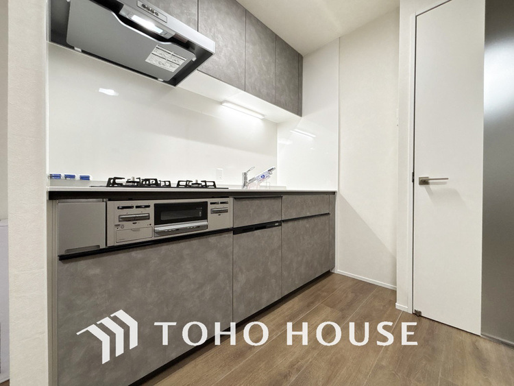 キッチン シンプルな部屋の雰囲気に溶け合うナチュラルキッチン